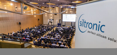 Nachhaltiges Wirtschaften und stabile Lieferketten standen im Mittelpunkt des diesjährigen internationalen Lieferantentages der Siltronic AG in Dresden. Mehr als 250 Teilnehmer aus rund 20 Ländern waren anwesend.