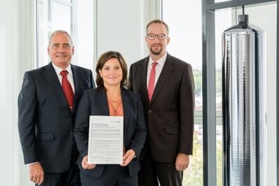 CEO Dr. Christoph von Plotho (links), HR-Business Partner und Diversity Officer Cordelia Zürner und CFO Rainer Irle (rechts)