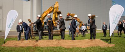 Von links nach rechts: Dr. Christian Heedt (Siltronic Werkleiter Freiberg), Winfried Hoppe (Siltronic), Dr. Lothar Beier (erster Stellvertreter des Landrats Mittelsachsen), Dr. Christoph von Plotho (CEO Siltronic AG), Sven Krüger (Oberbürgermeister der Stadt Freiberg) , Rocco Matzke (Siltronic); Foto: Detlev Müller